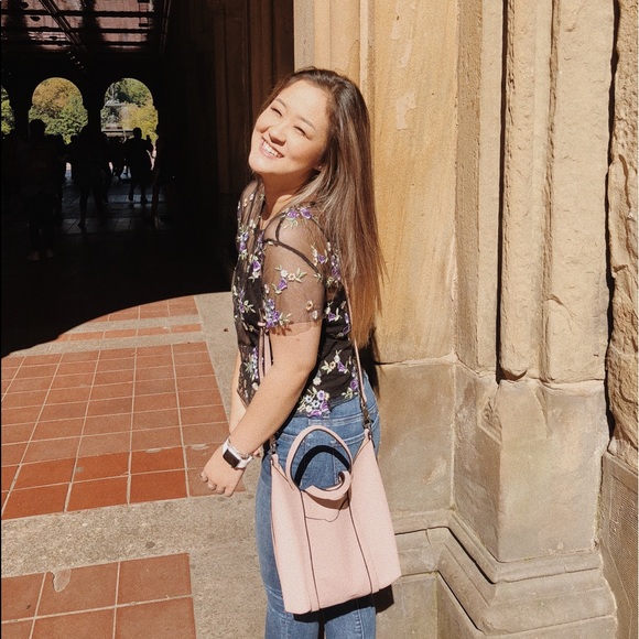 Meet your Posher, Shanna - Picture 4 of 7